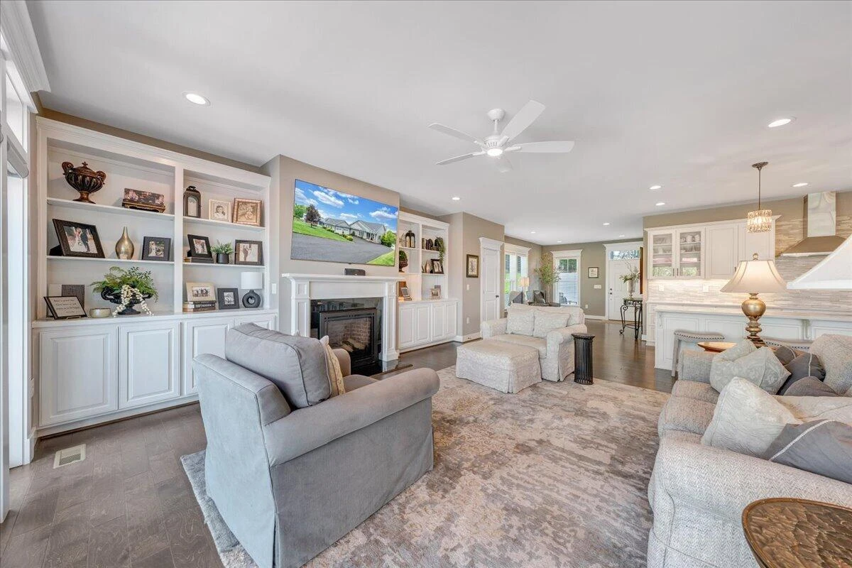 290 Sunset Pointe DR - Photo 5