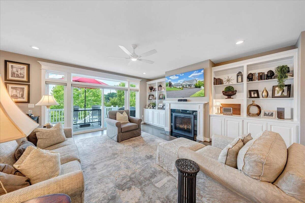 290 Sunset Pointe DR - Photo 6