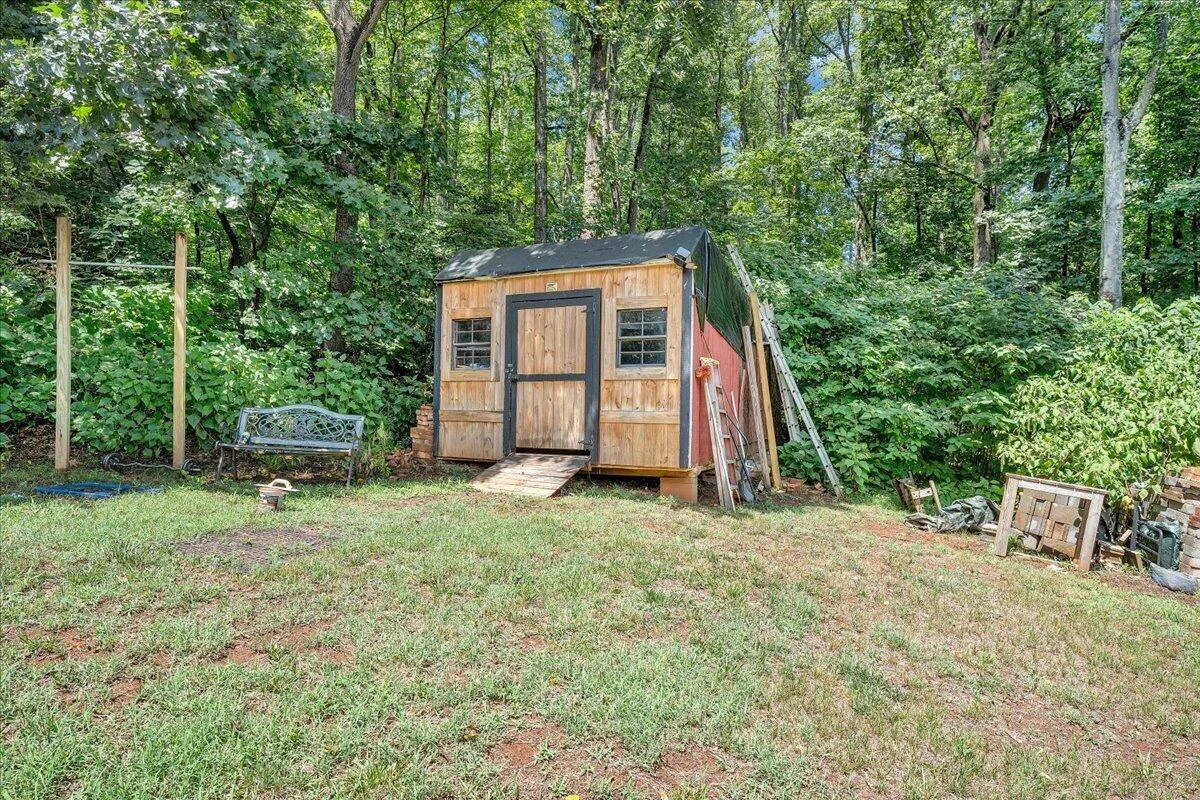 731 Eddies RD - Photo 36