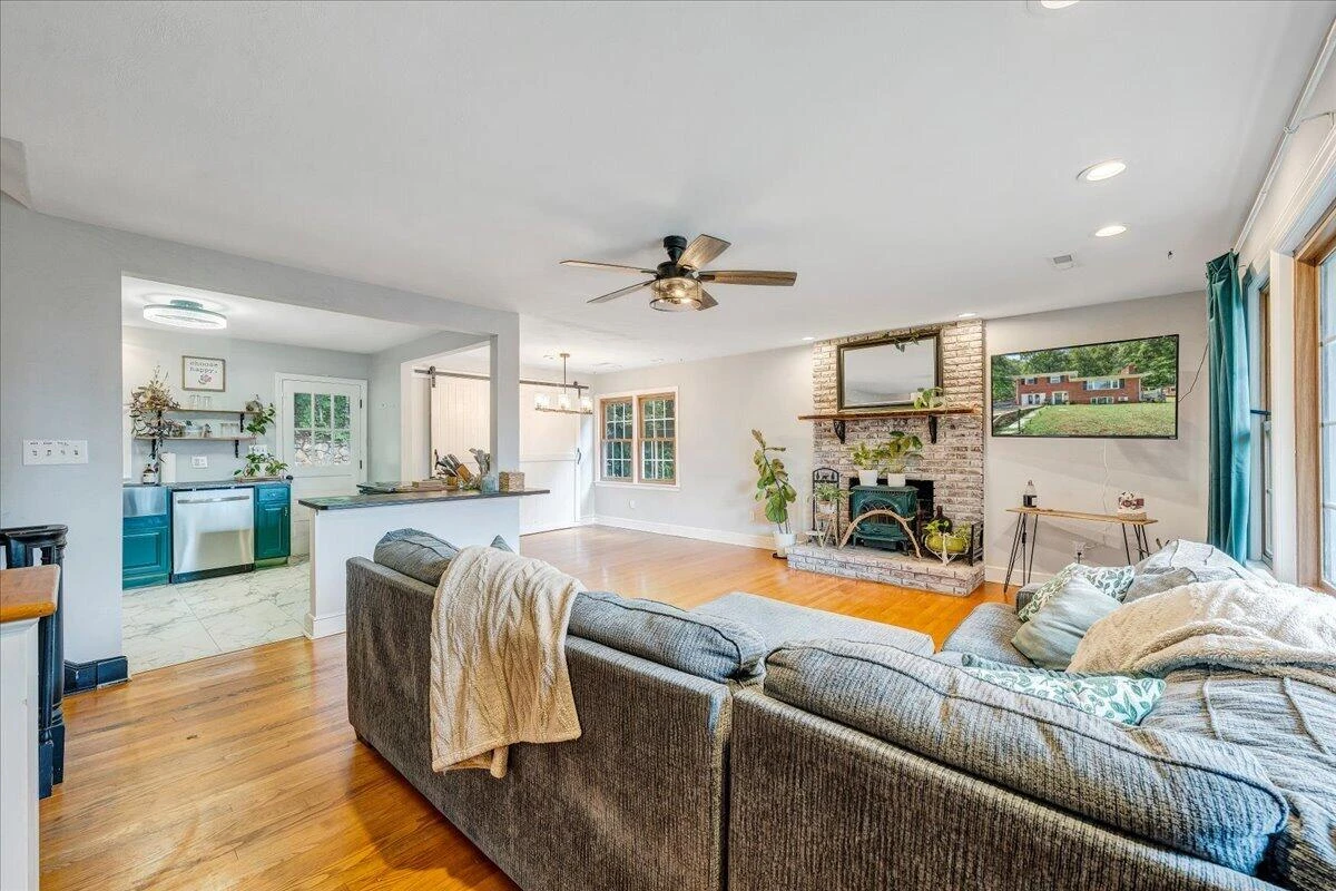 731 Eddies RD - Photo 8
