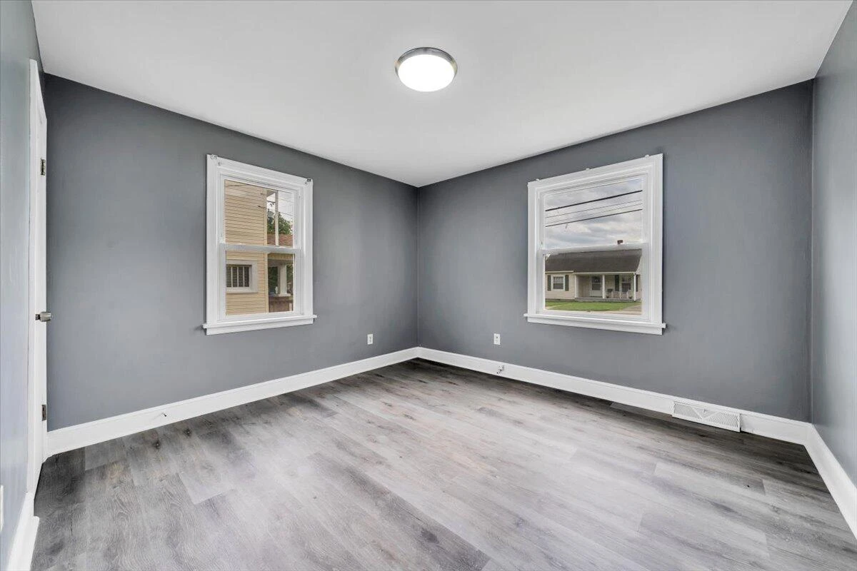 2923 Courtland RD NW - Photo 16