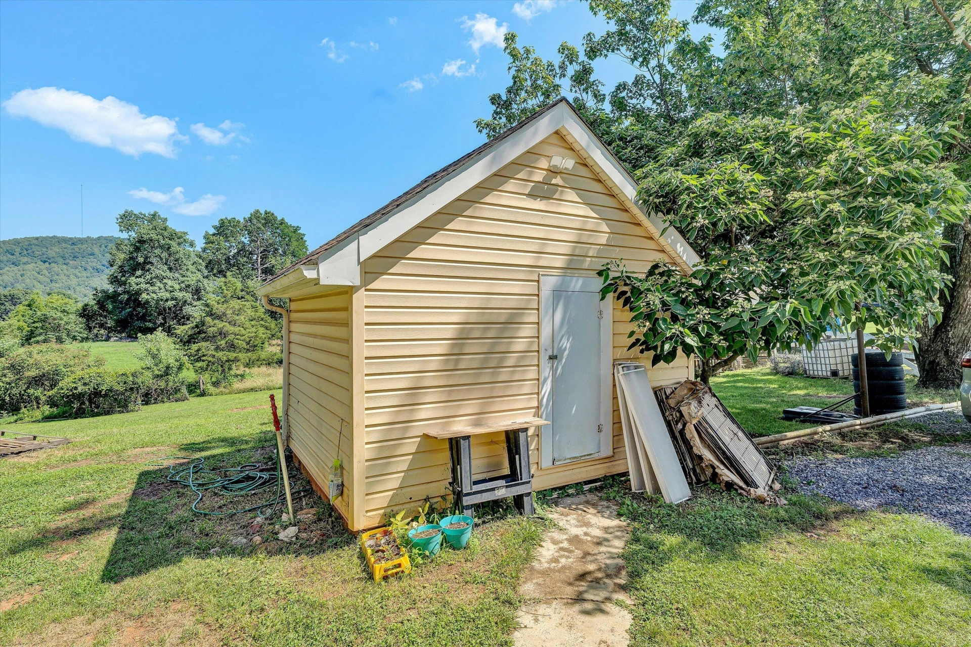 1026 Thaxton Mountain RD - Photo 26
