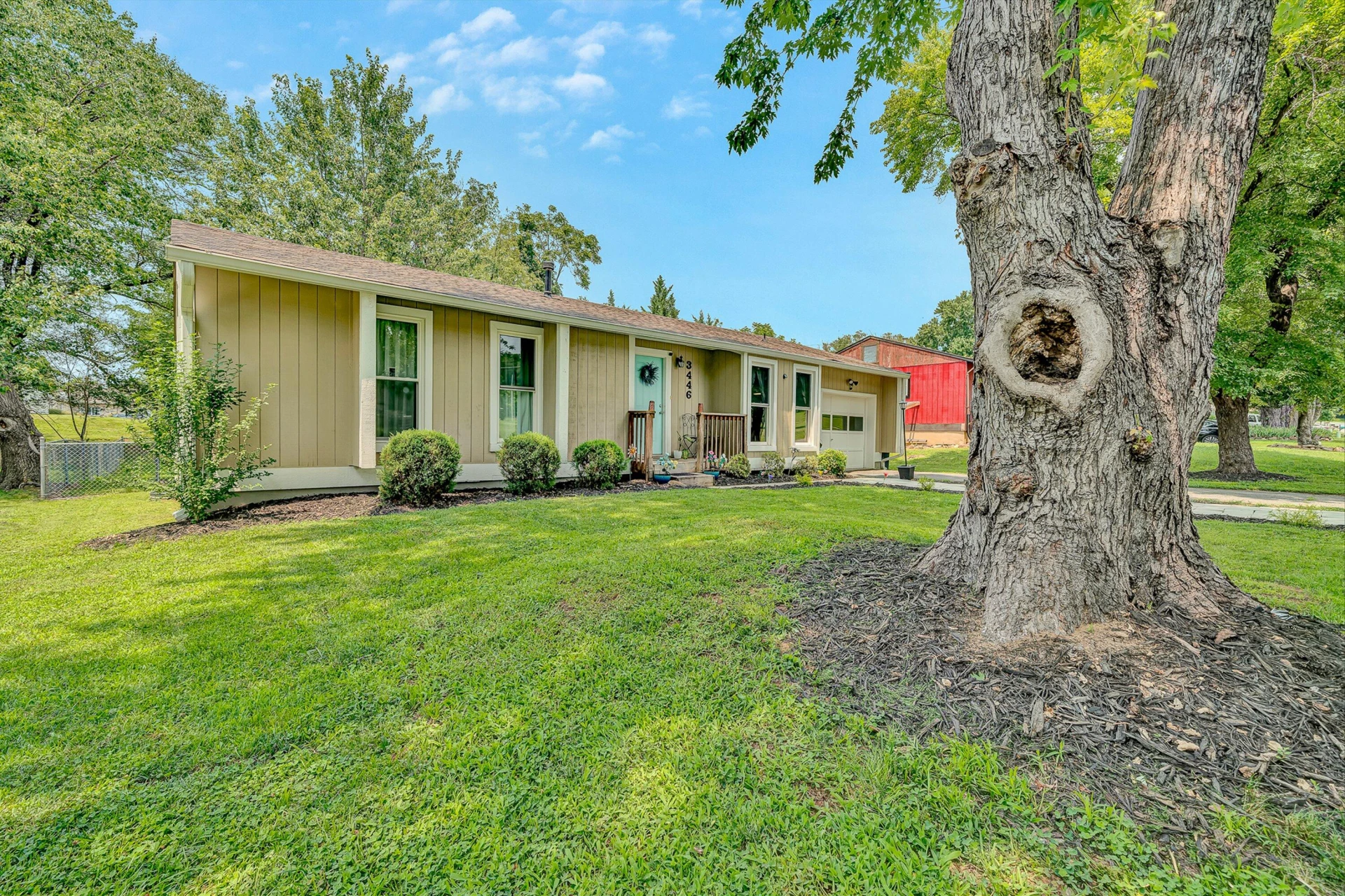 3446 Belle AVE NE - Photo 2