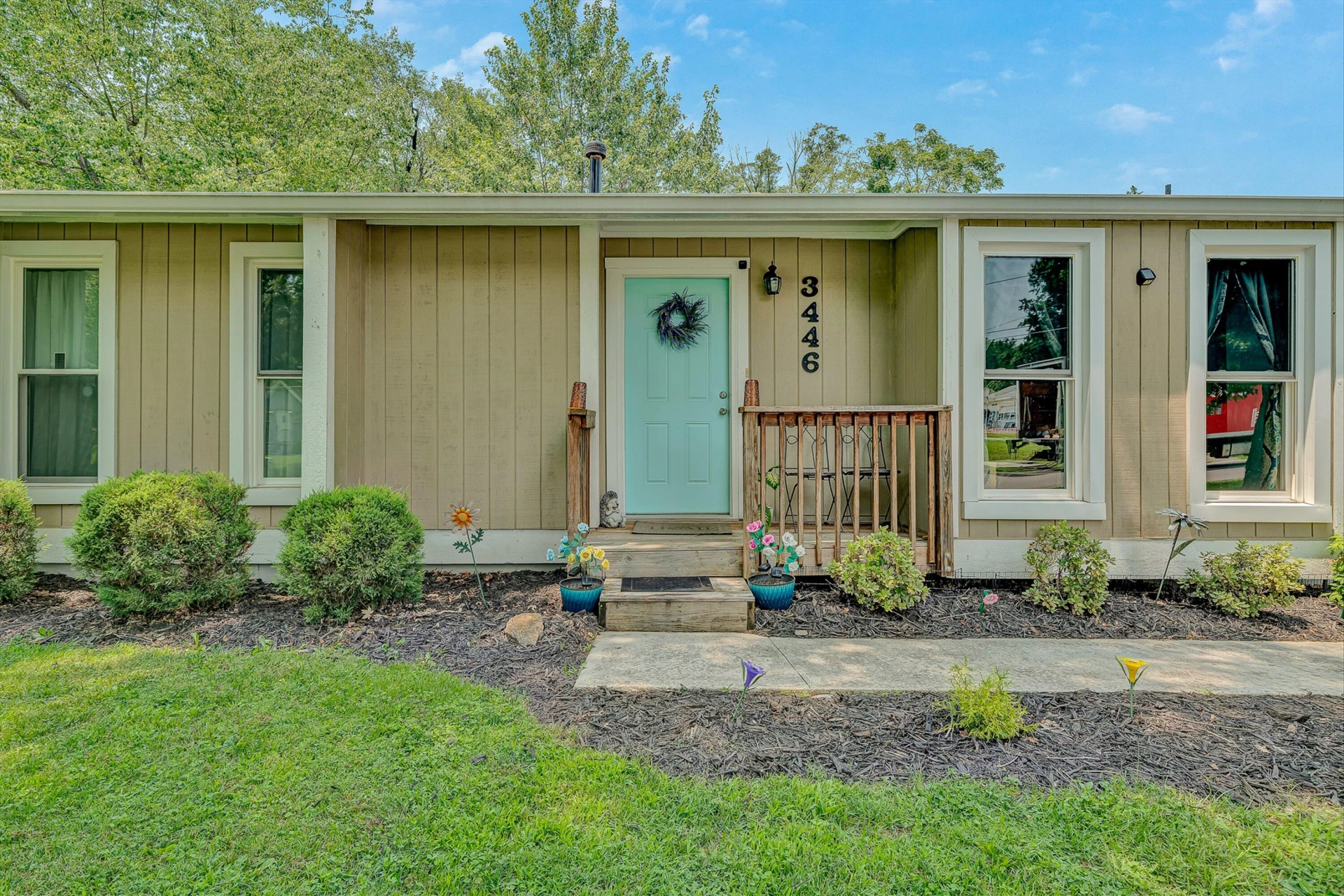 3446 Belle AVE NE - Photo 3