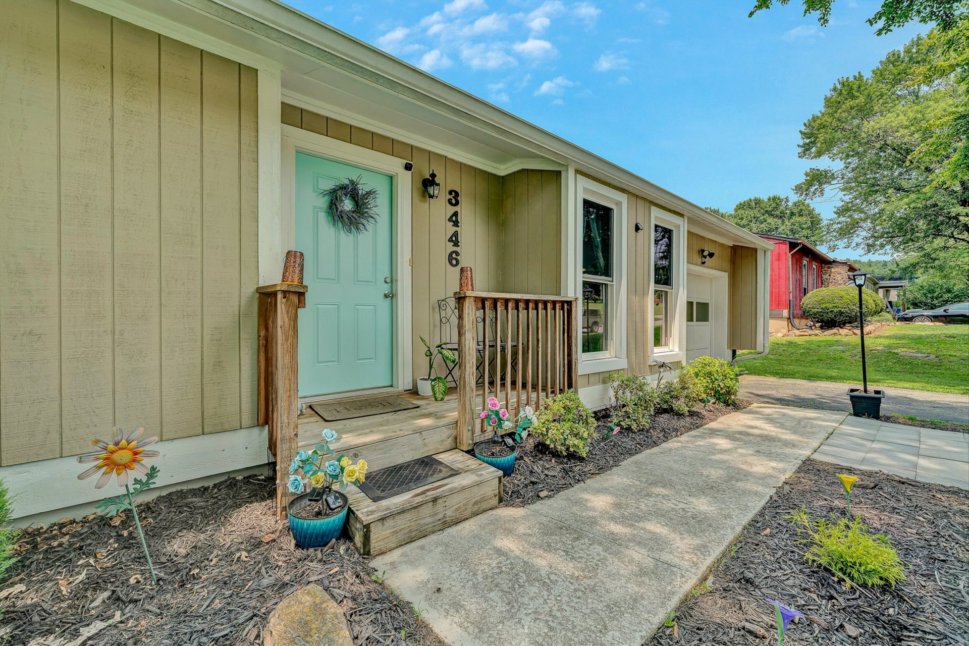 3446 Belle AVE NE - Photo 4