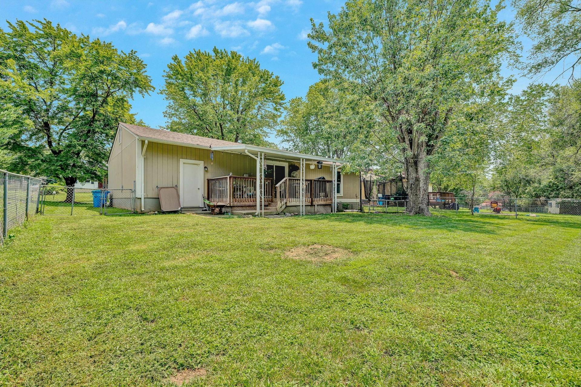 3446 Belle AVE NE - Photo 29