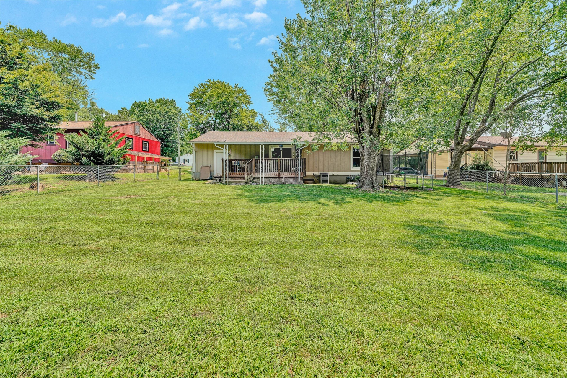 3446 Belle AVE NE - Photo 30