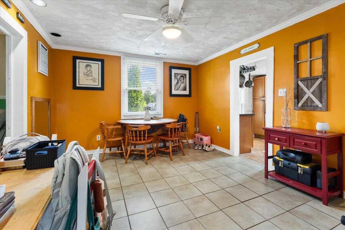 2209 W Main ST - Photo 17