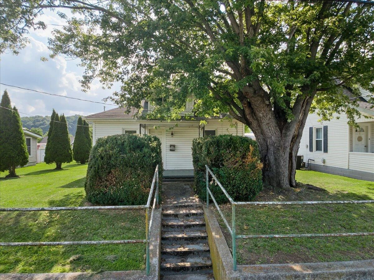 2209 W Main ST - Photo 2