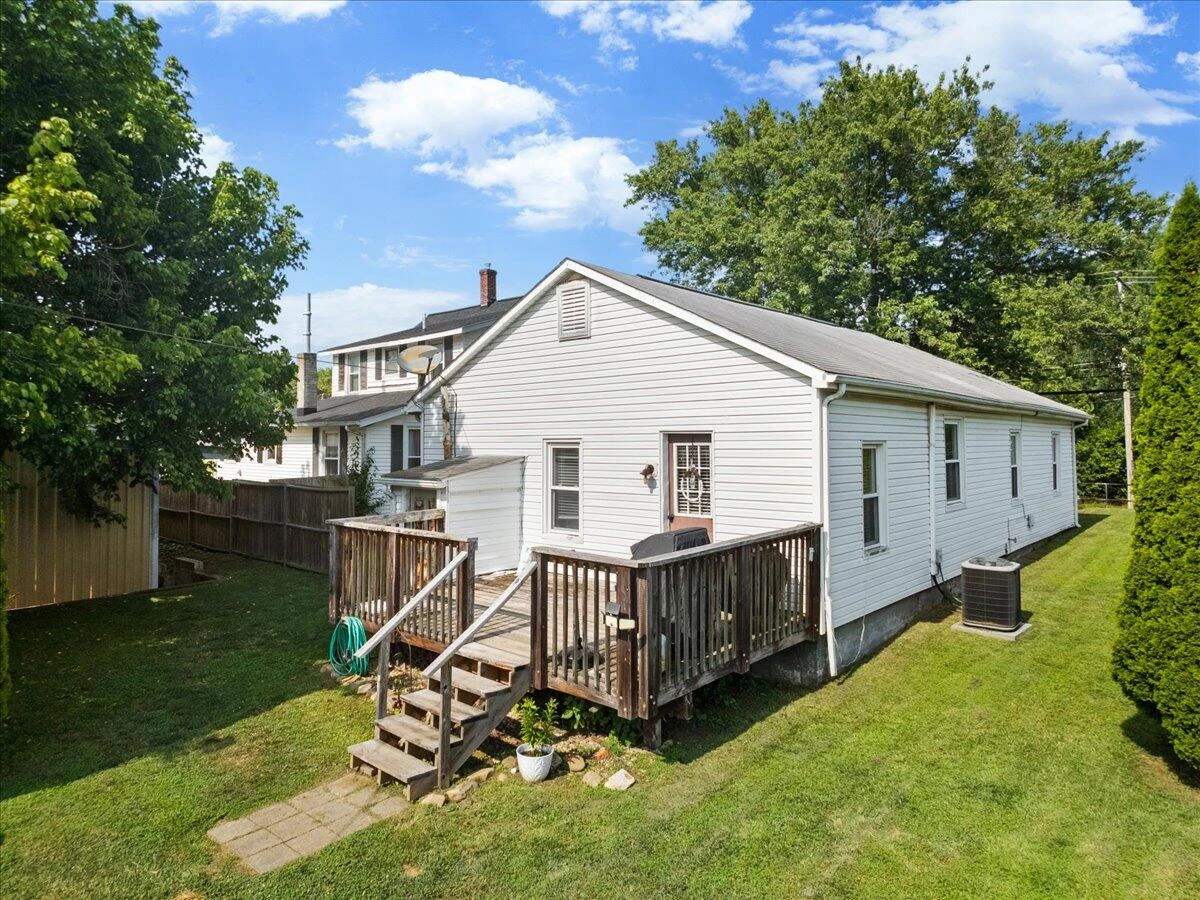 2209 W Main ST - Photo 26