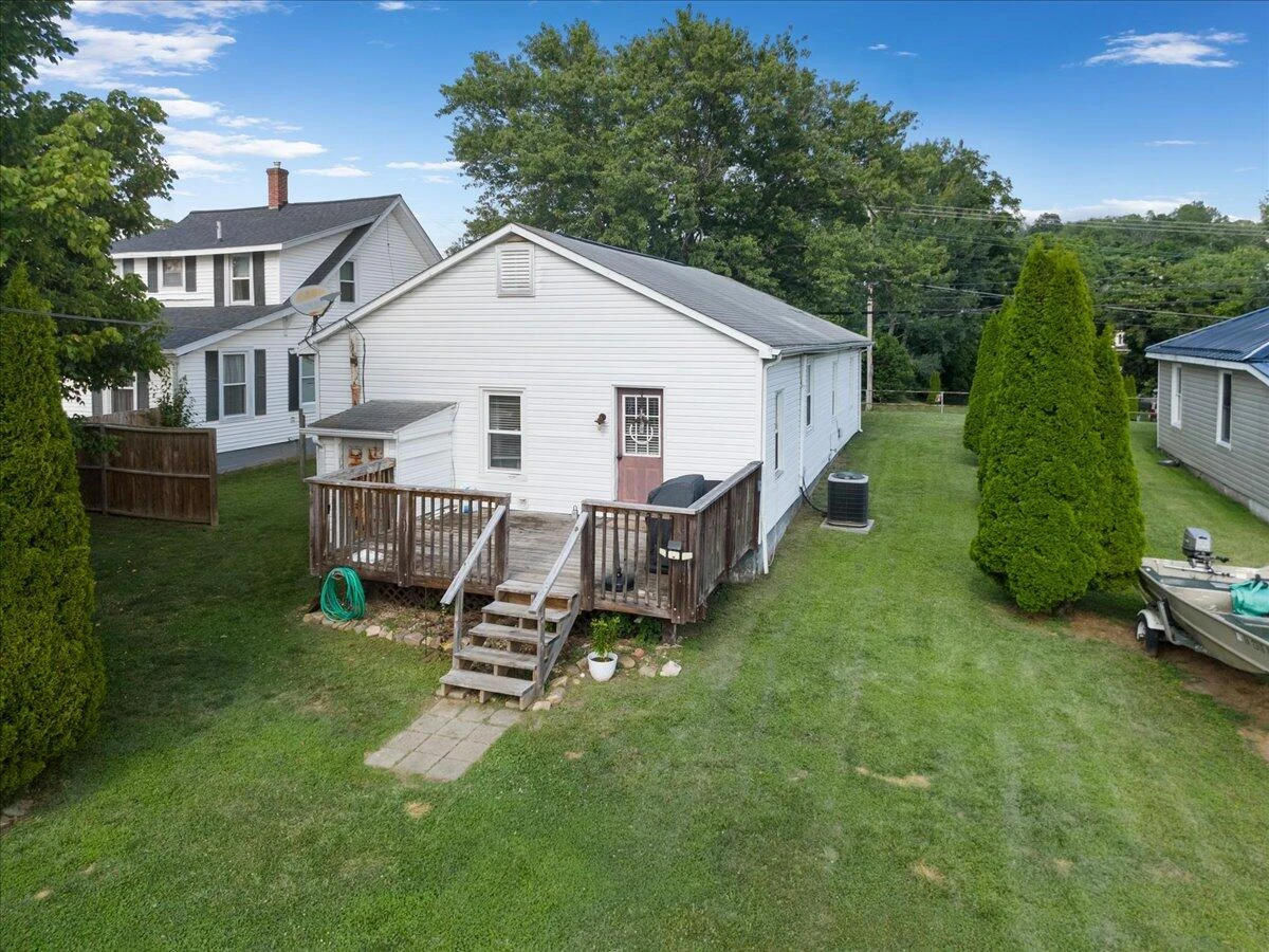 2209 W Main ST - Photo 38