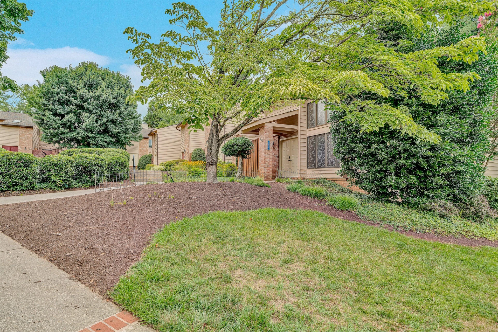 101 Windward DR SW - Photo 2