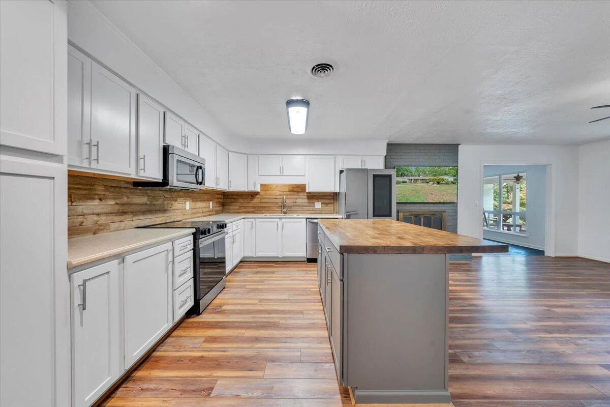 3402 S Park CIR - Photo 15