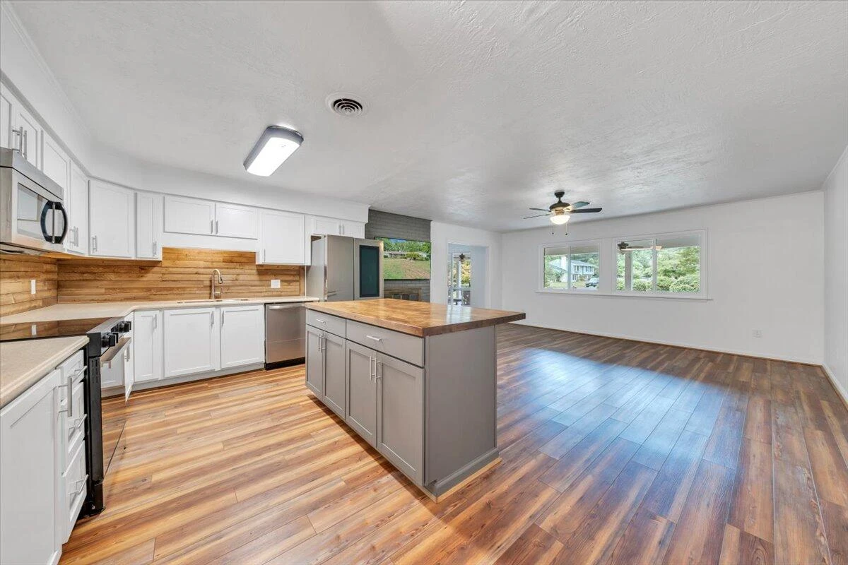 3402 S Park CIR - Photo 16