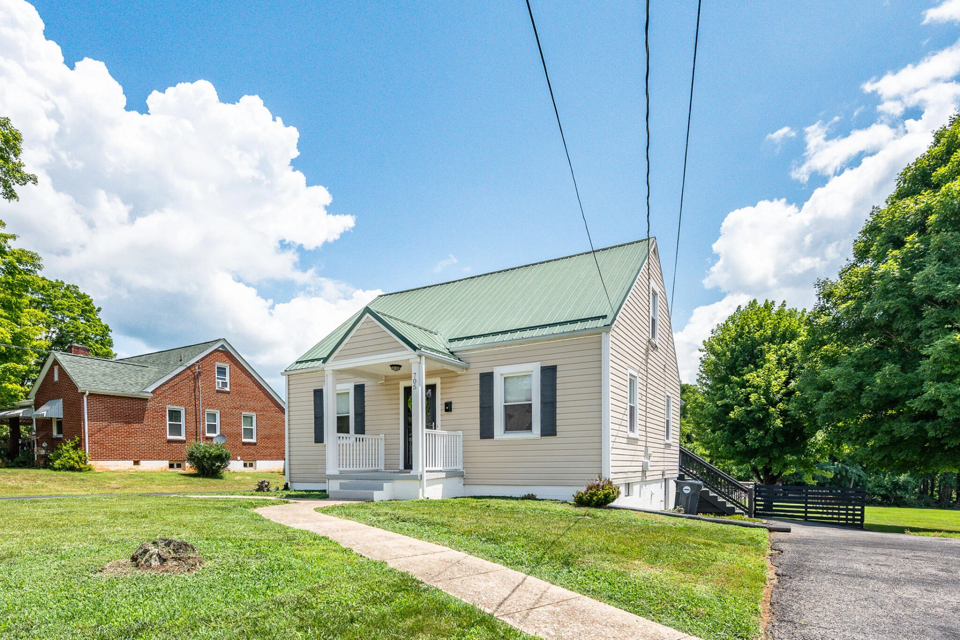 705 Vine ST - Photo 2