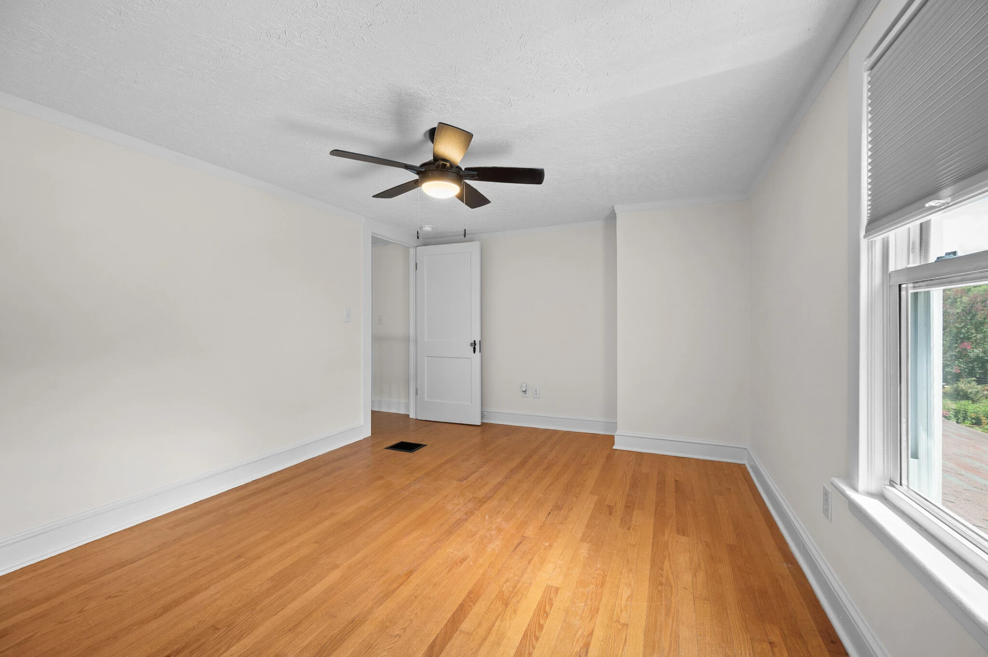 705 Vine ST - Photo 26