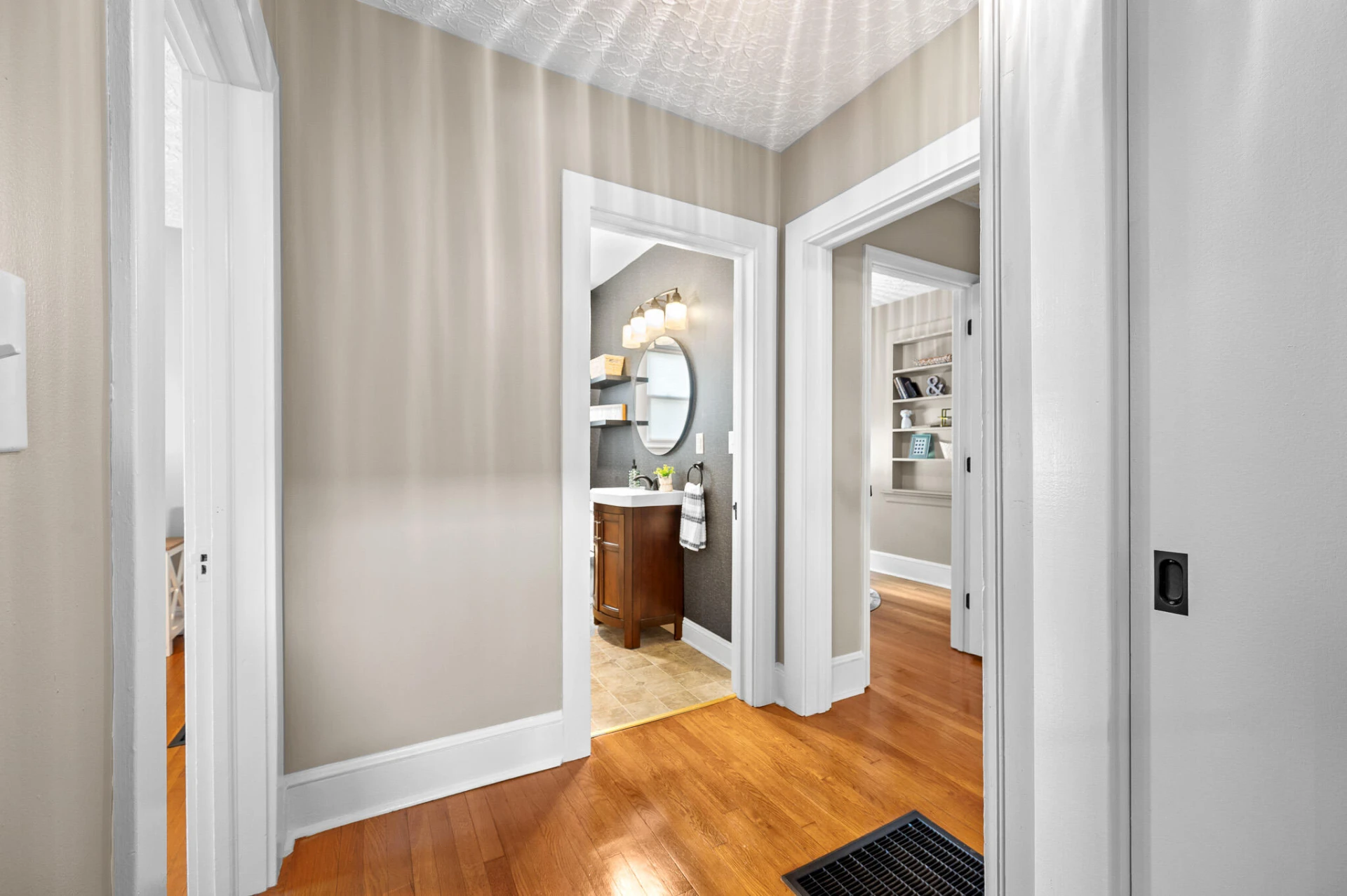 705 Vine ST - Photo 8