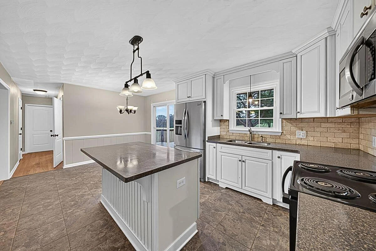 1069 PECKS RD - Photo 4
