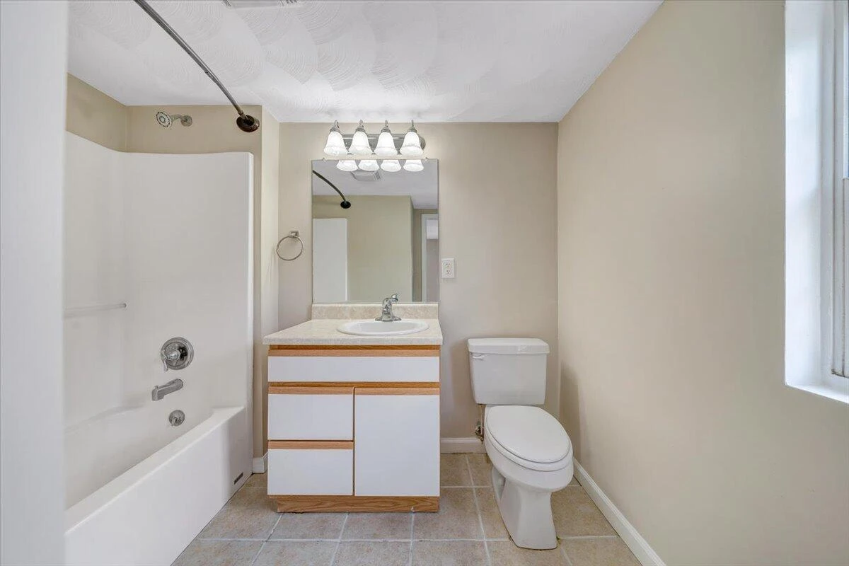 425 Jefferson AVE - Photo 20