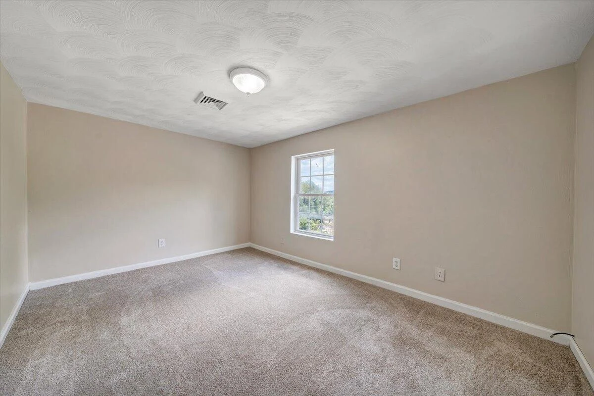 425 Jefferson AVE - Photo 21