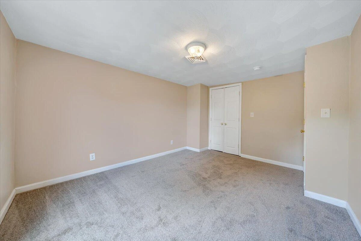 425 Jefferson AVE - Photo 23