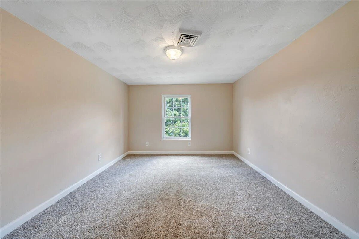 425 Jefferson AVE - Photo 24