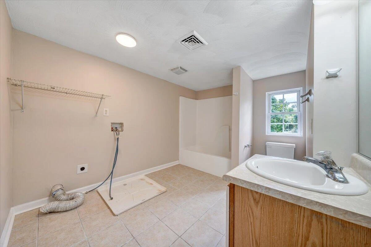 425 Jefferson AVE - Photo 26