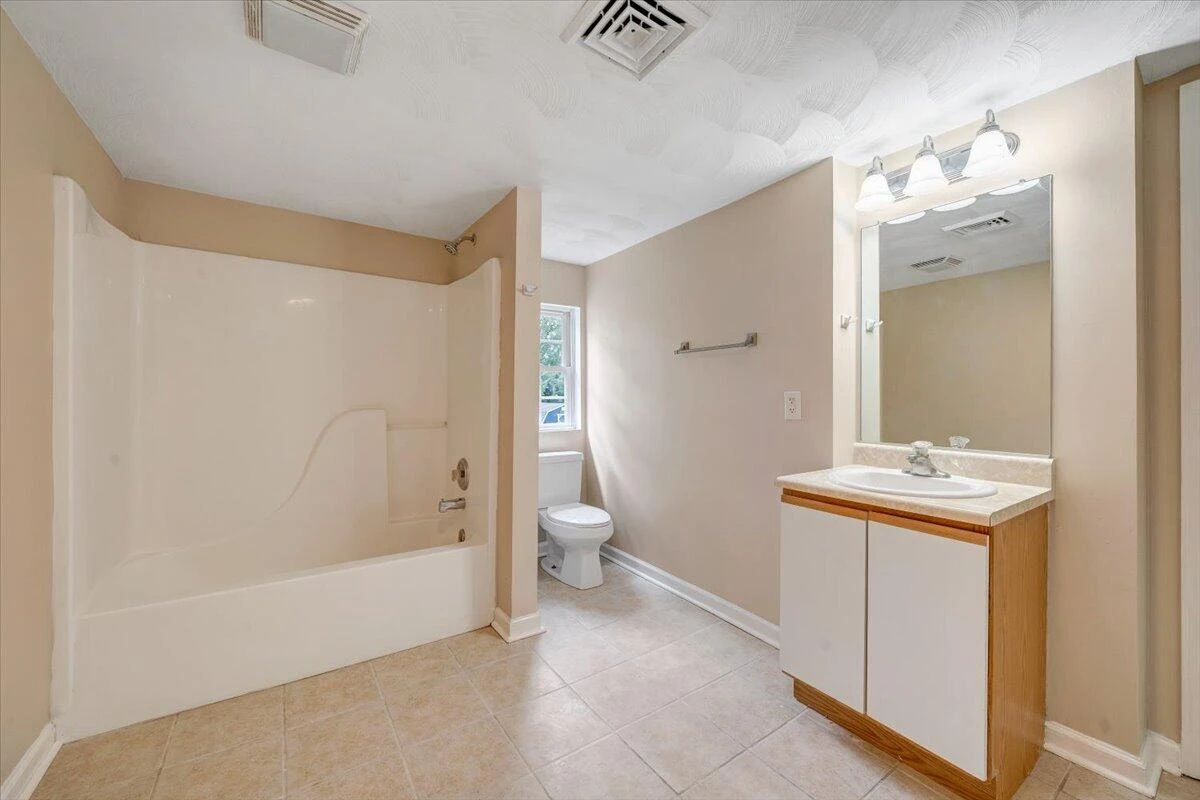425 Jefferson AVE - Photo 27