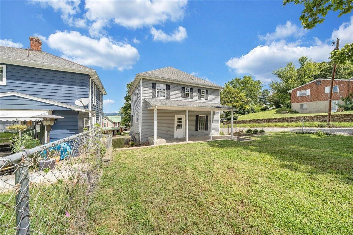 425 Jefferson AVE - Photo 33