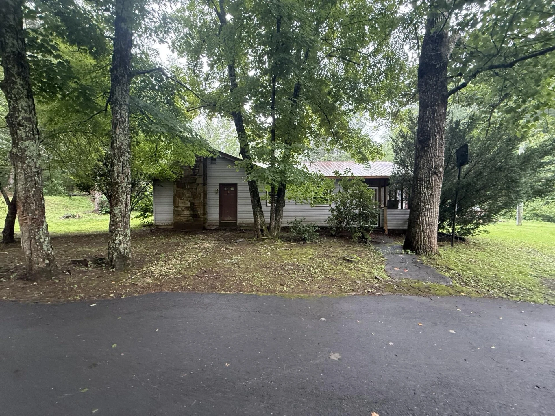 332 Rogers RD - Photo 2