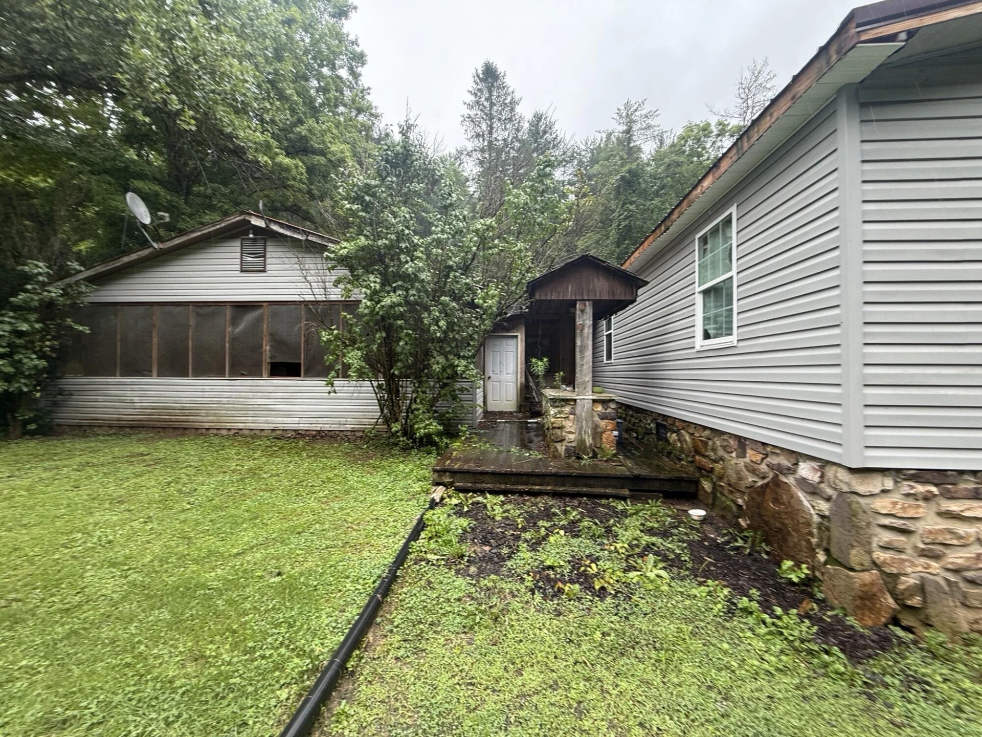 332 Rogers RD - Photo 29