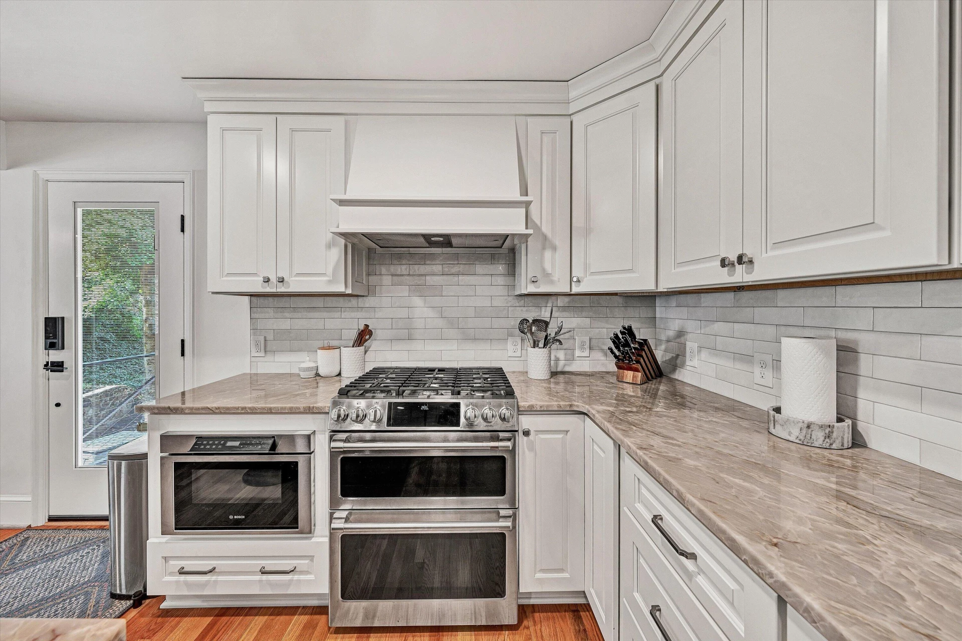 140 27th ST SE - Photo 11