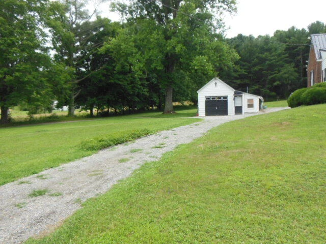 10664 Bent Mountain RD - Photo 3