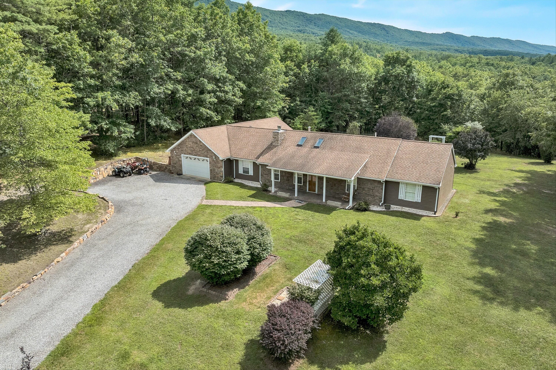 372 Bear Hollow TRL - Photo 2