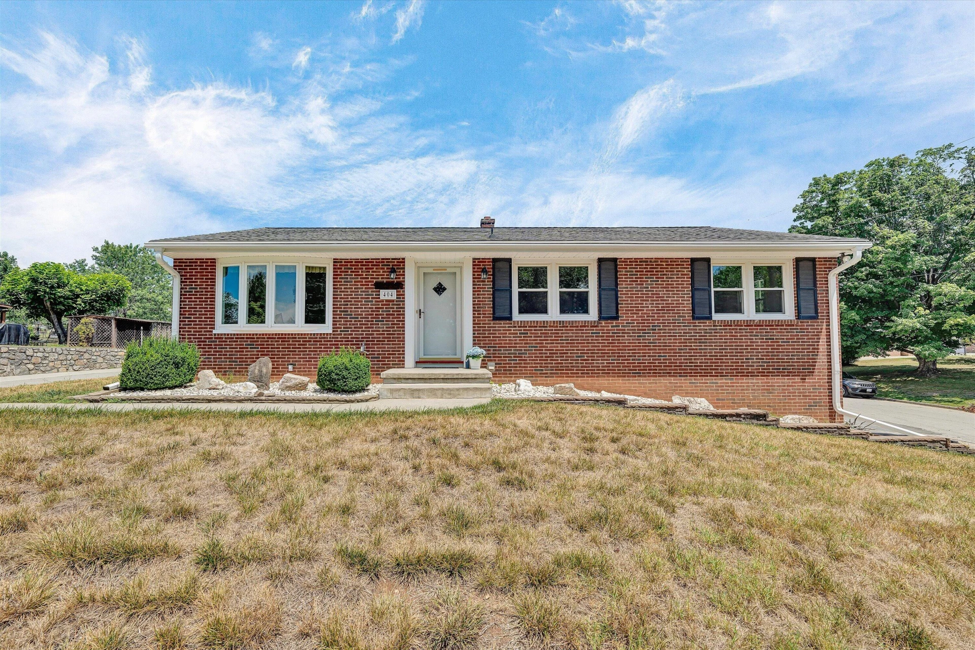 404 Westland ST - Photo 2