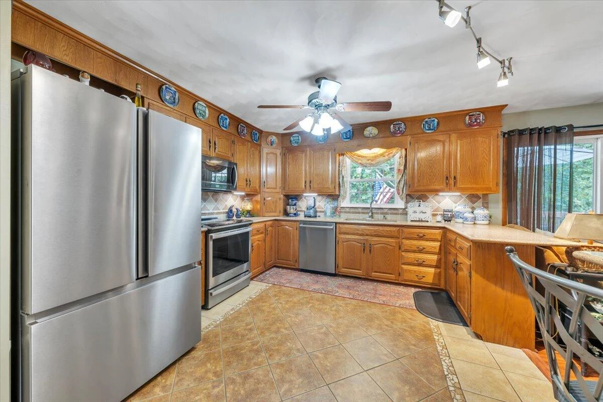 92 Pippin ST - Photo 16