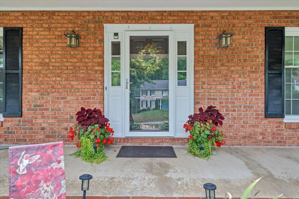 92 Pippin ST - Photo 2