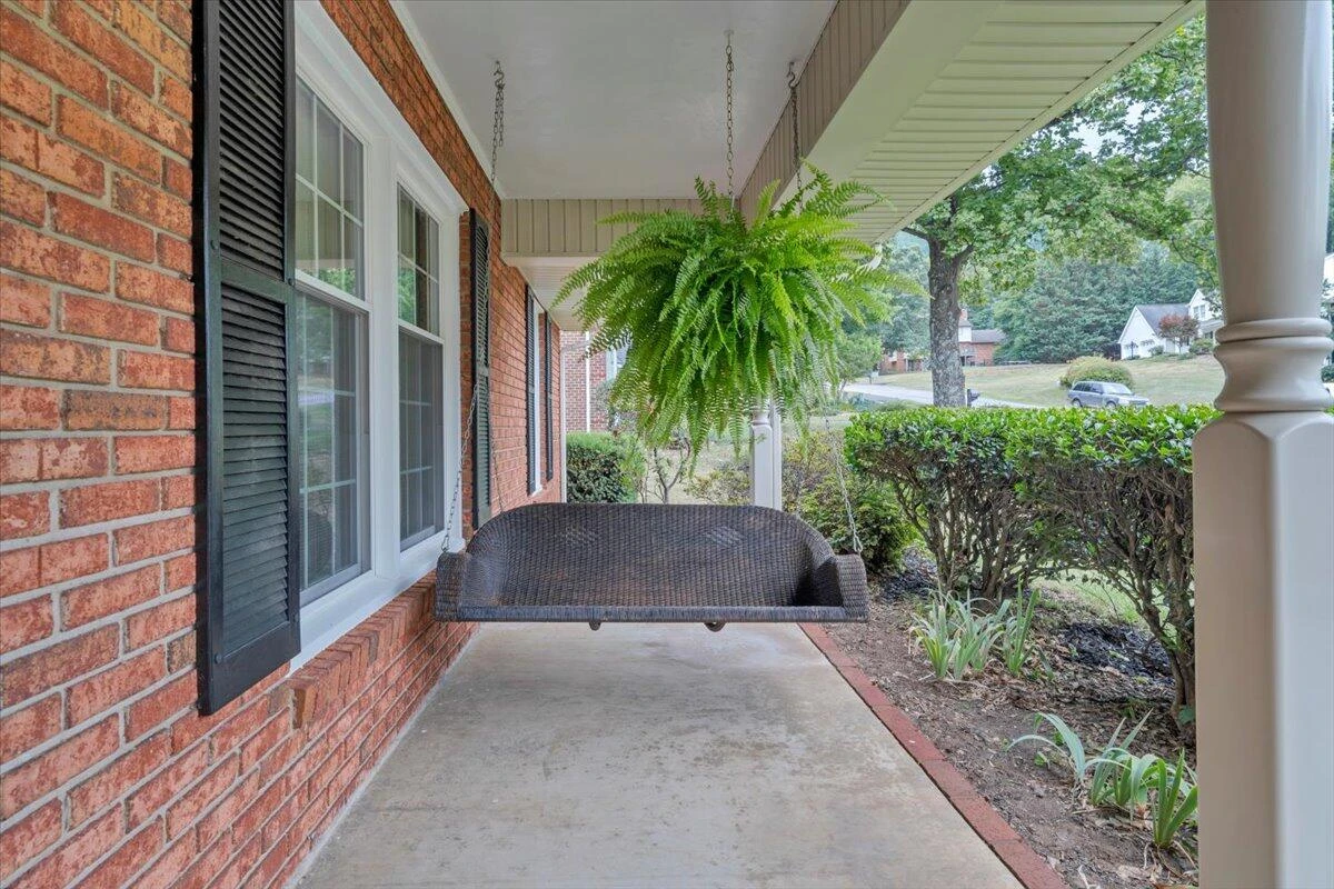 92 Pippin ST - Photo 3