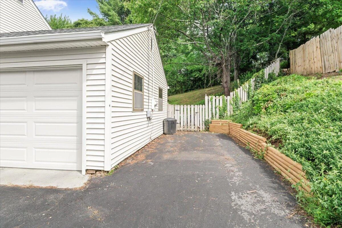 435 Mulberry DR SW - Photo 31