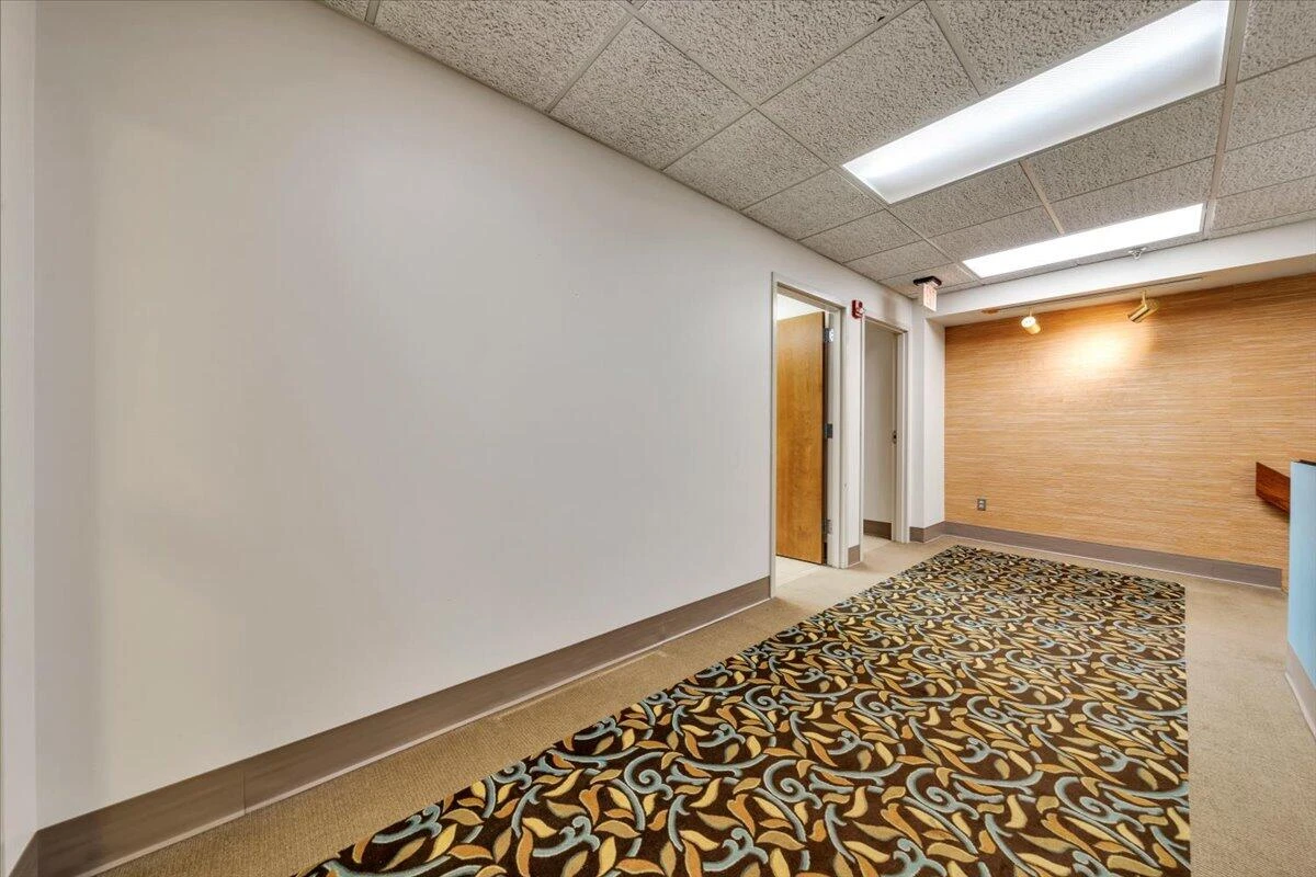 204 S Jefferson ST ## 2 - Photo 3