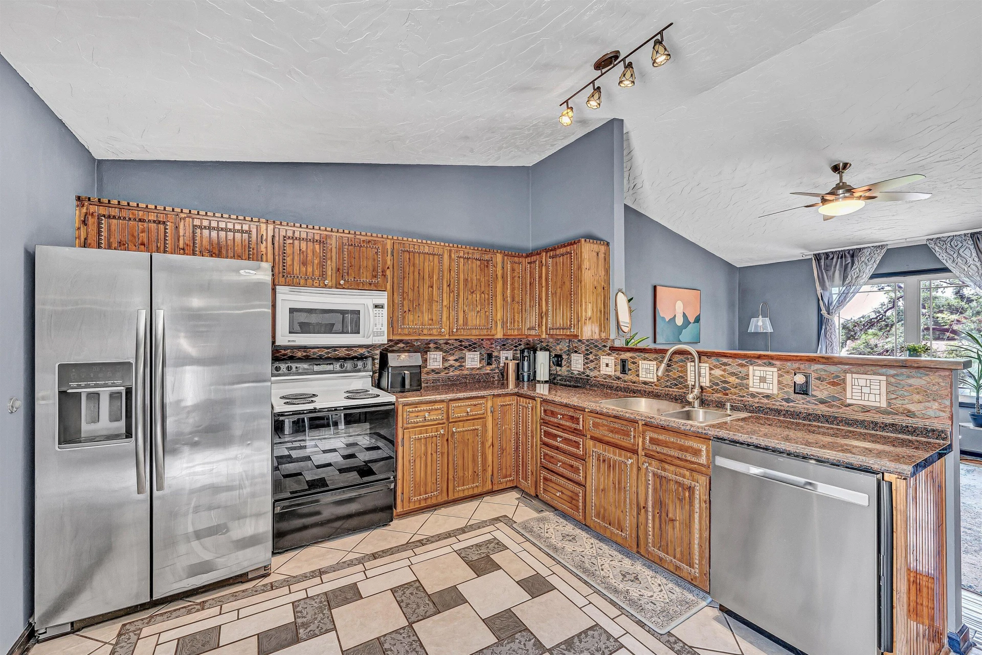 716 S Maple ST - Photo 11