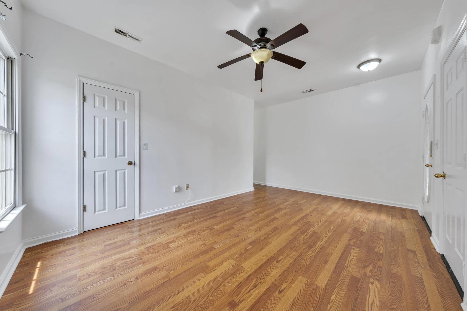 5014 Fairfax PL - Photo 4