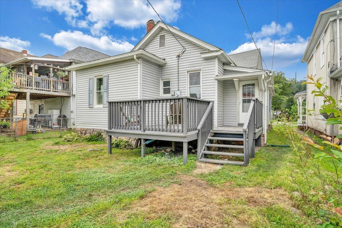107 N Marion AVE - Photo 12