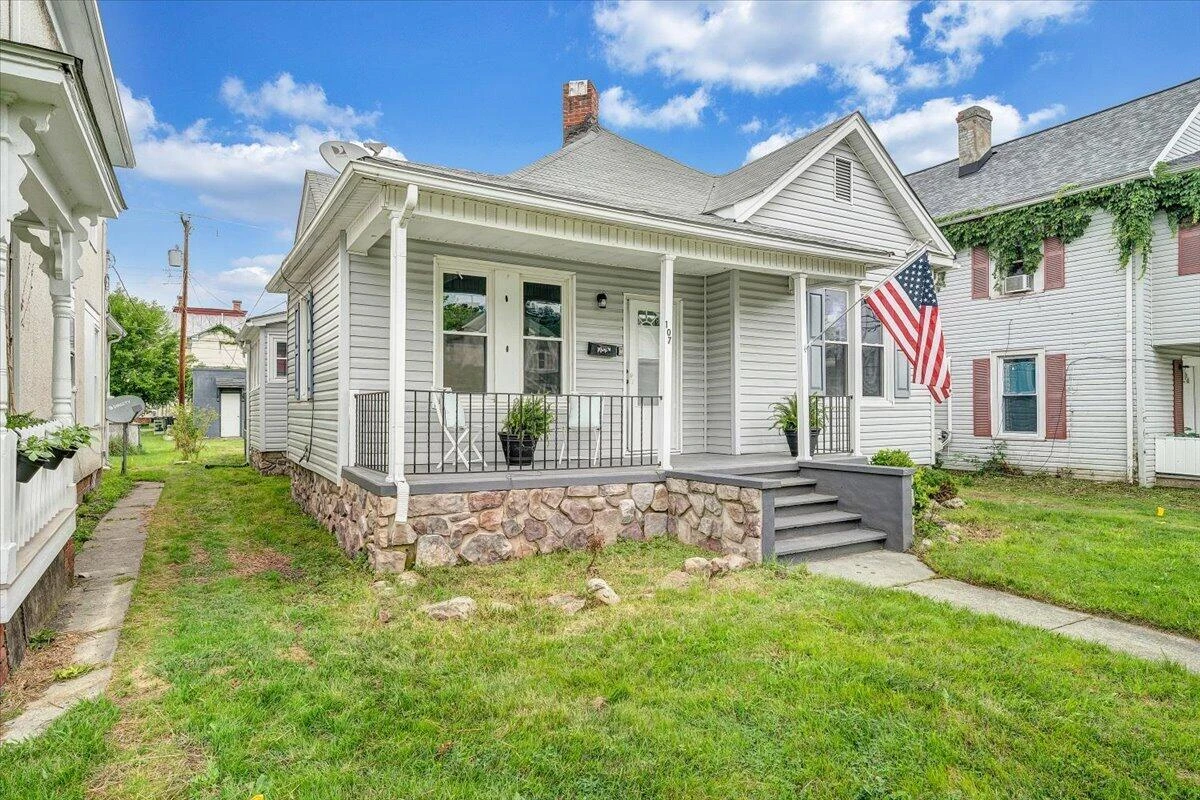 107 N Marion AVE - Photo 3