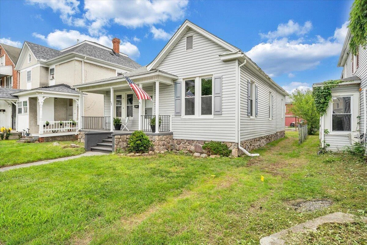 107 N Marion AVE - Photo 8