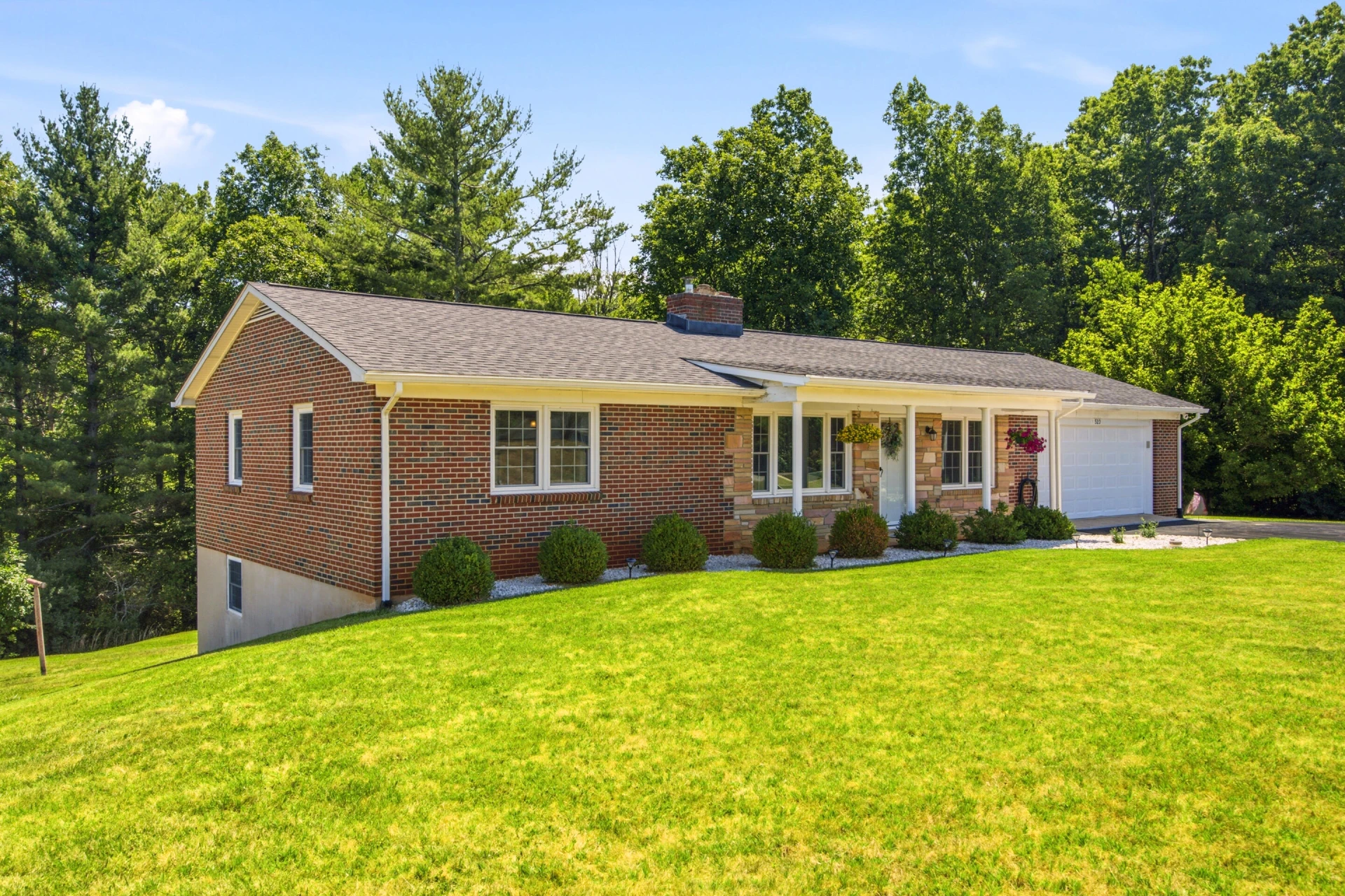 523 Christiansburg Pike NE