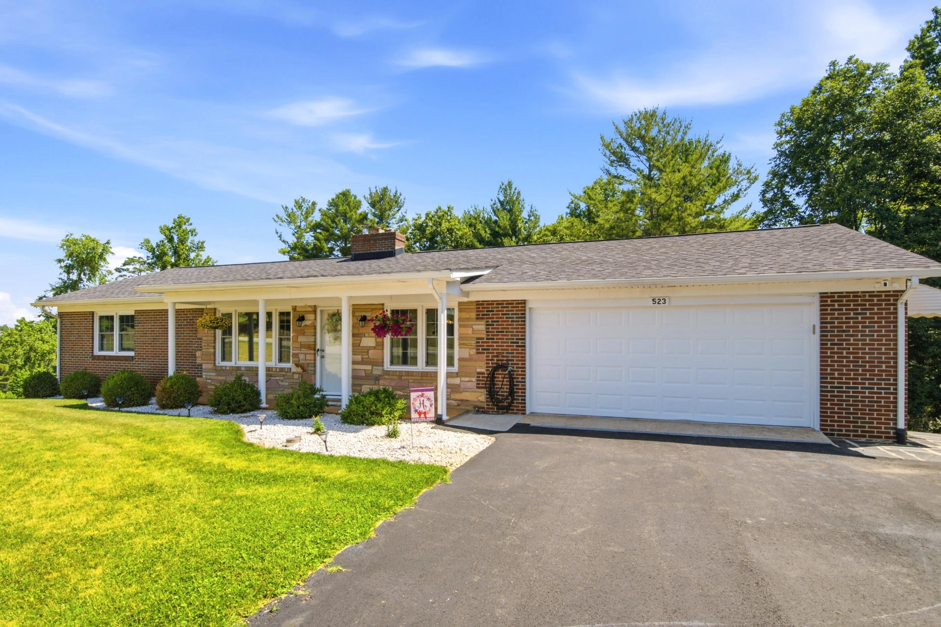 523 Christiansburg Pike NE - Photo 4