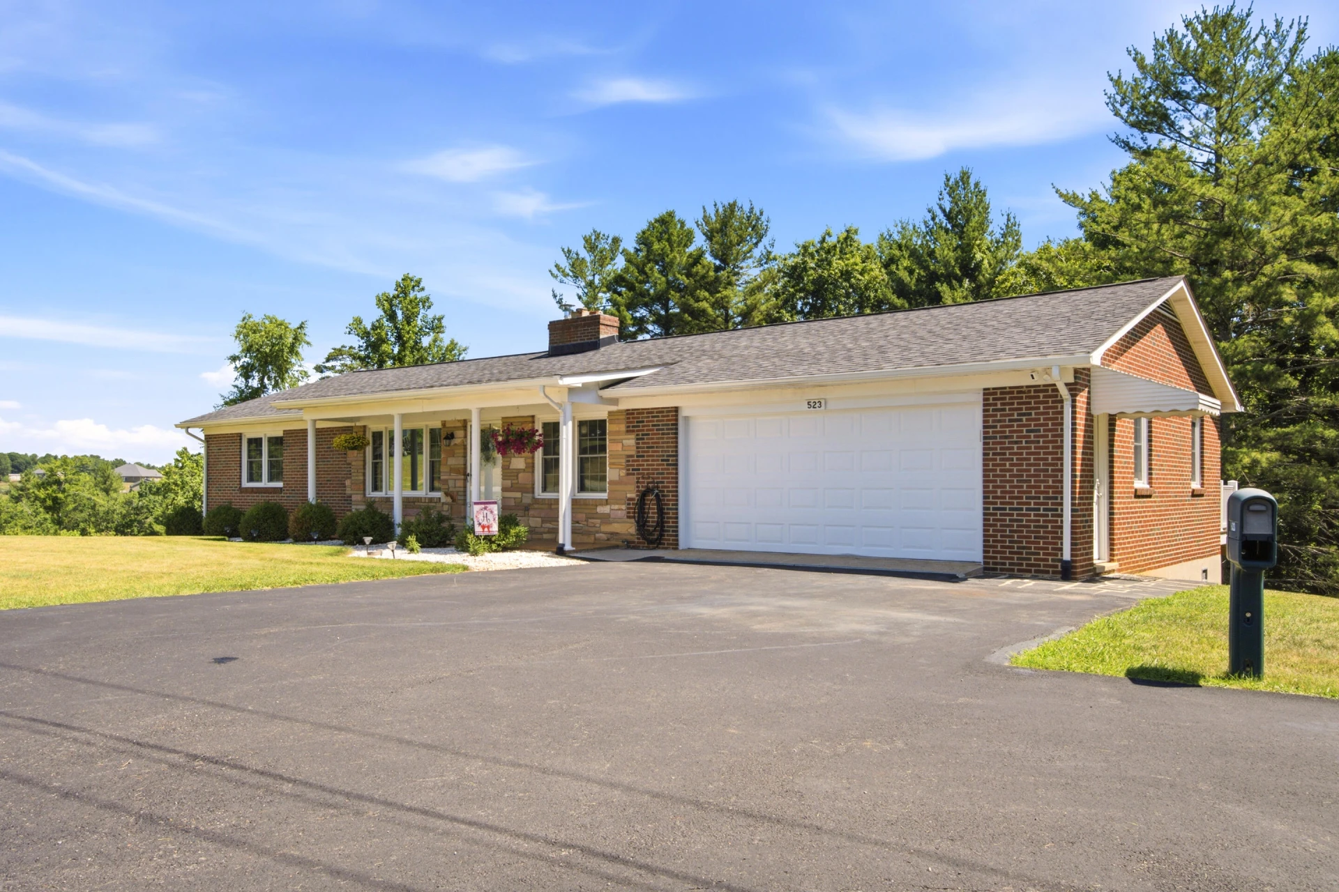523 Christiansburg Pike NE - Photo 5