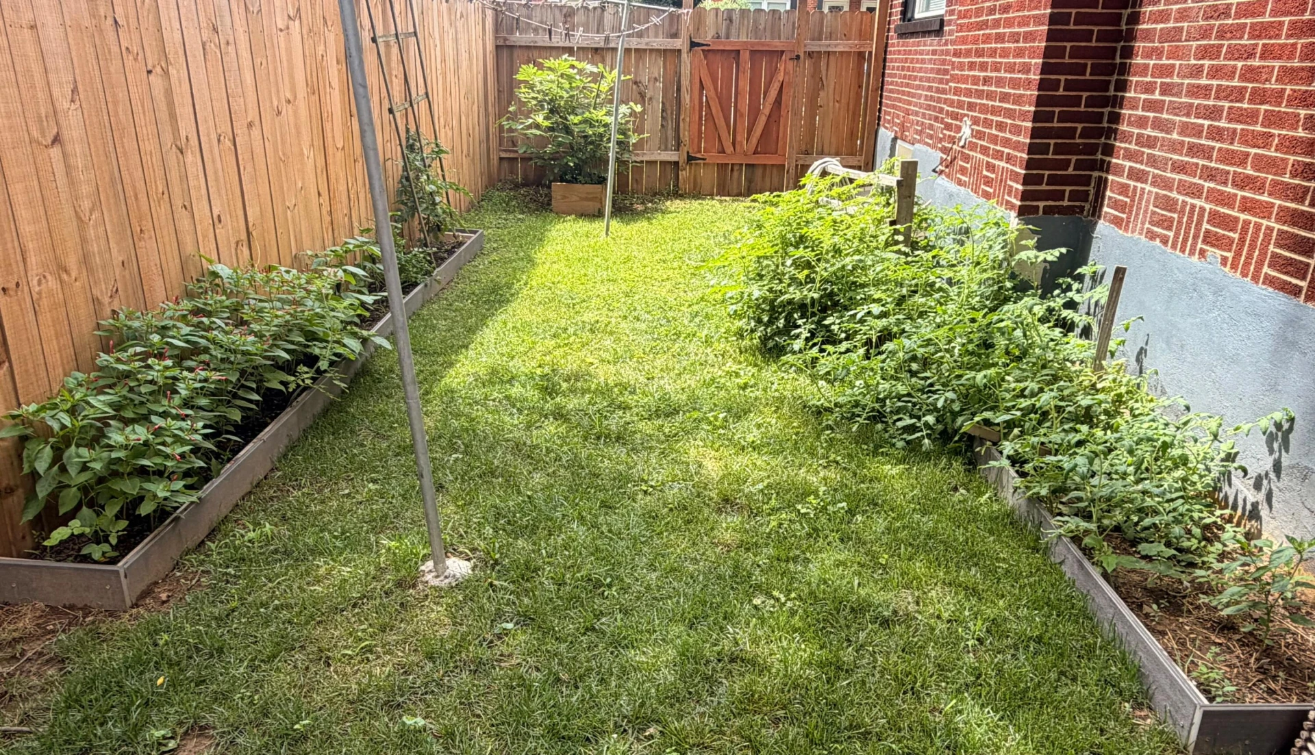 2711 Chatham ST NW - Photo 17