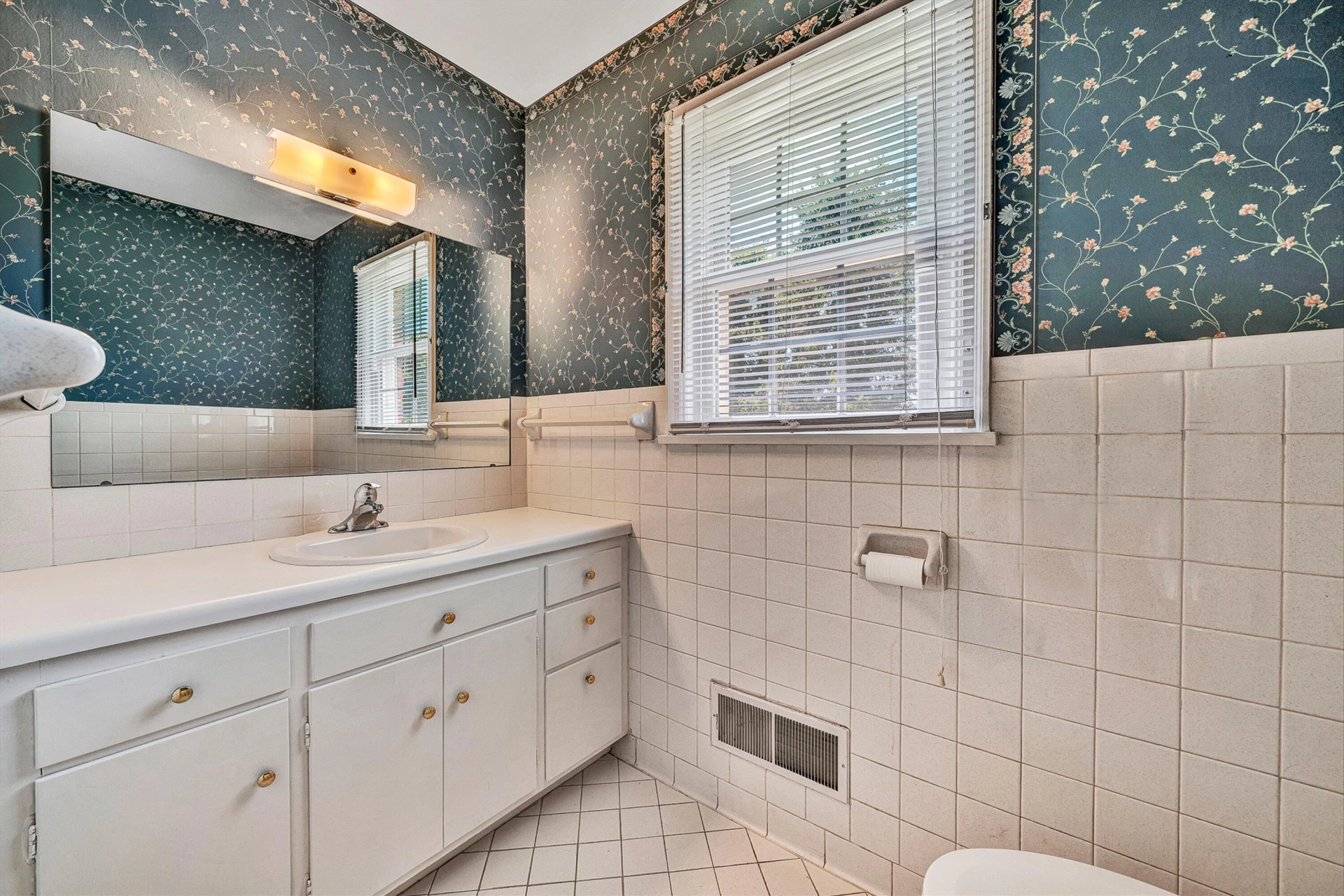 5240 Luwana DR - Photo 16